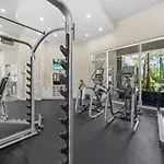 Chic 3Br2Ba- Minutes To Airport & Westchase #4