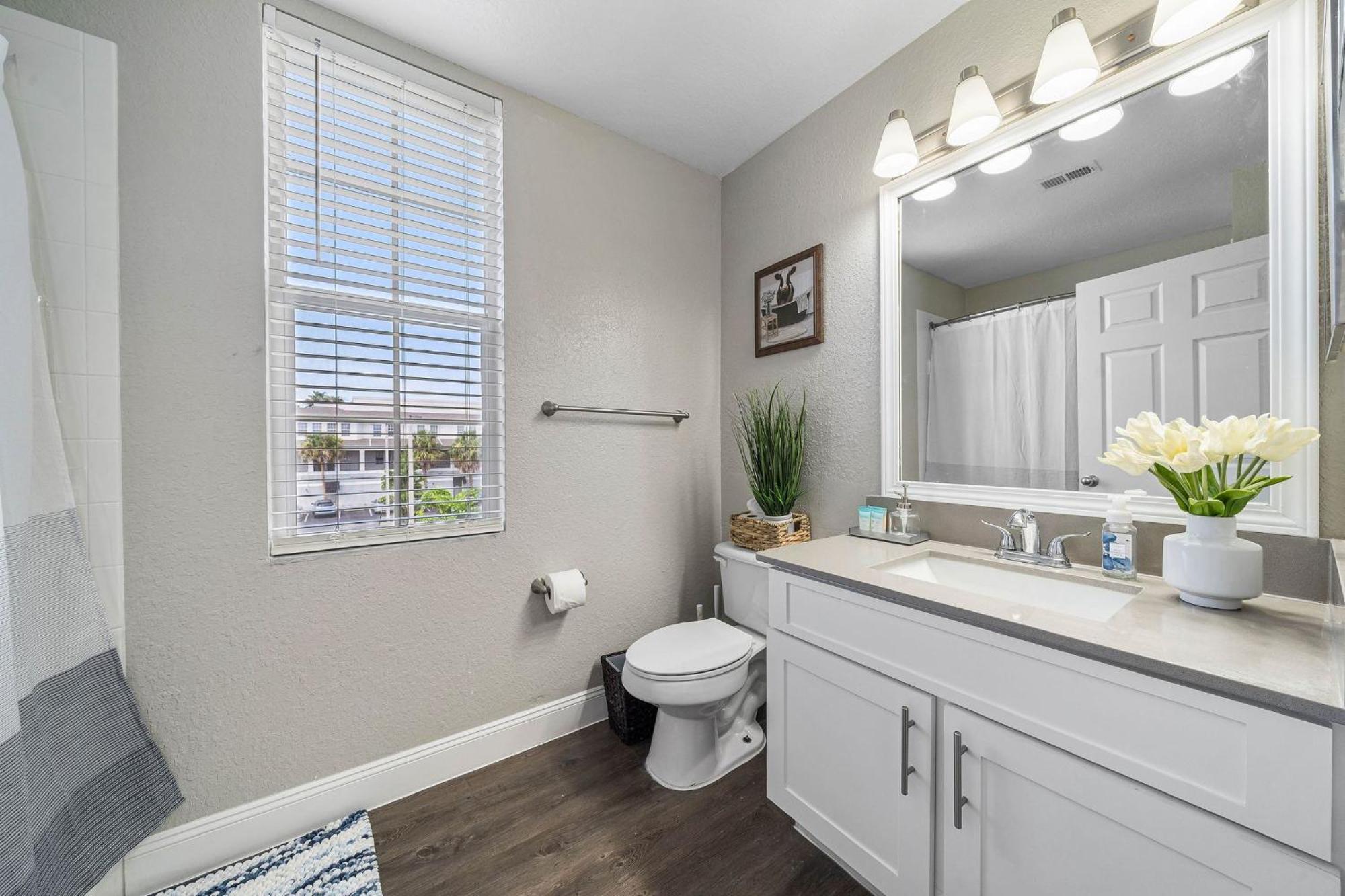 Chic 3br2ba- Minutes To Airport & Westchase #4 Apartment Tampa
