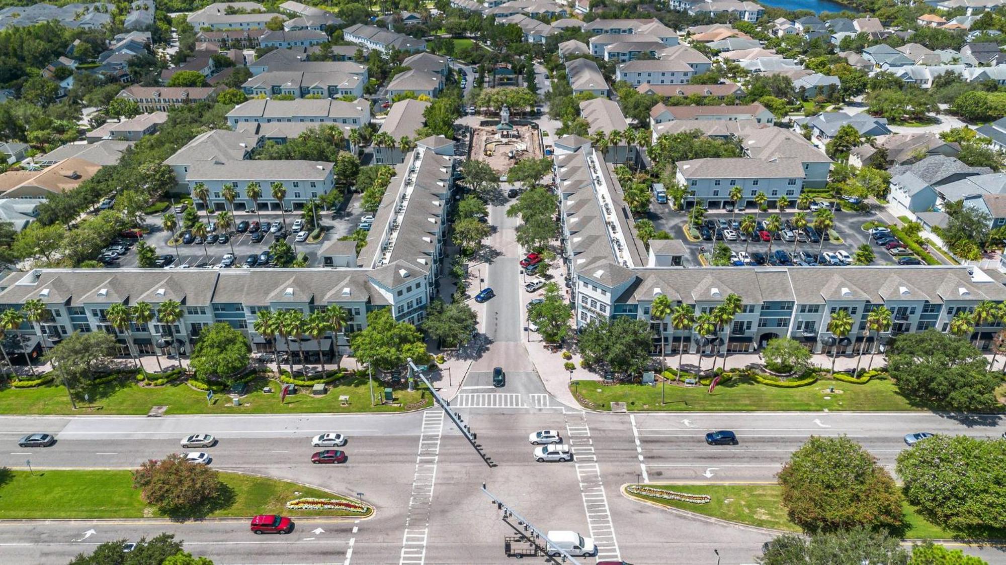 Chic 3br2ba- Minutes To Airport & Westchase #4 Apartment *