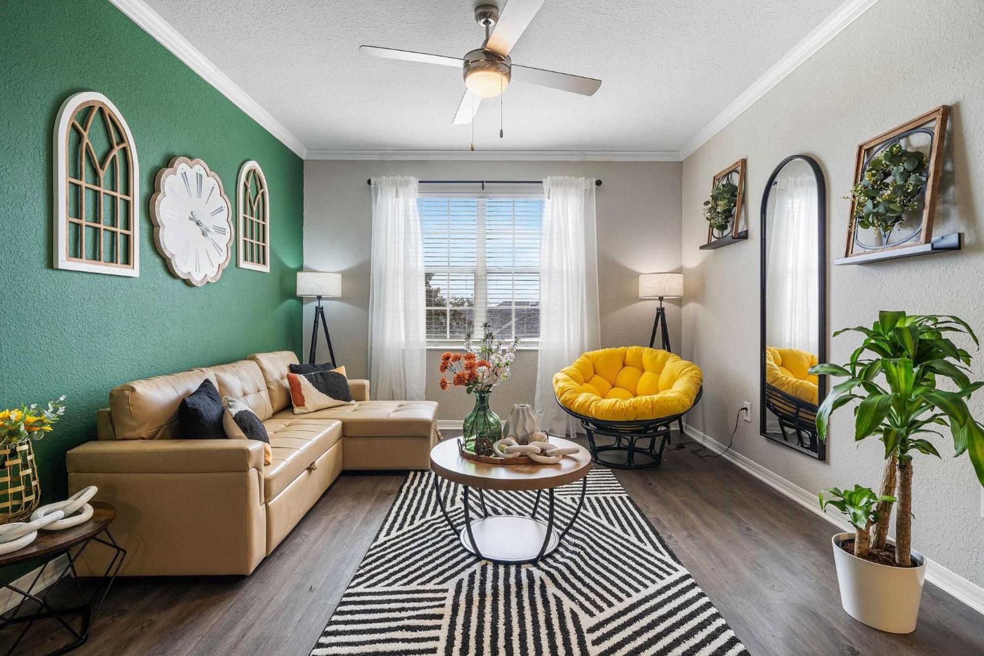 Chic 3br2ba- Minutes To Airport & Westchase #4 Apartment