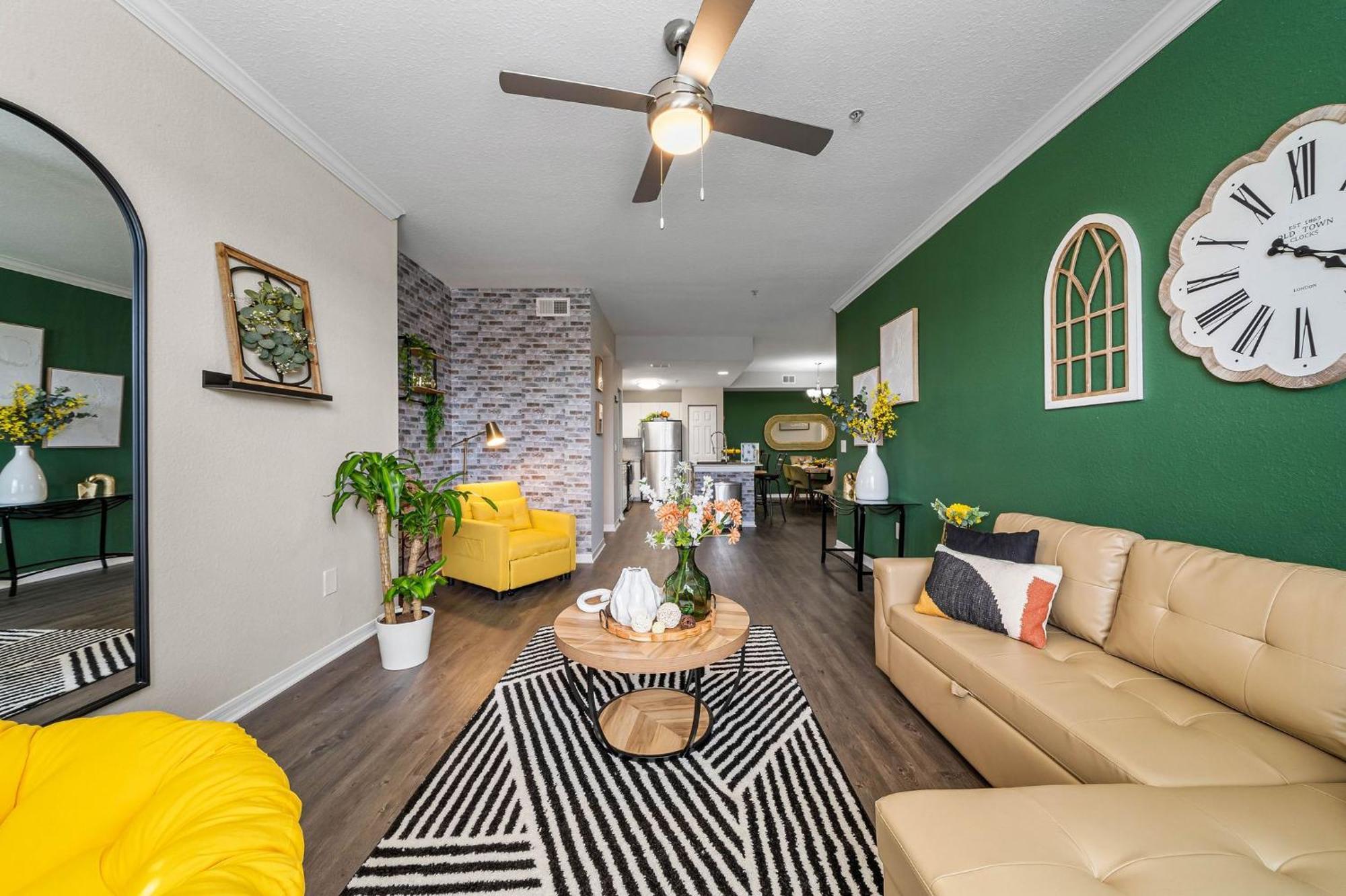 Chic 3br2ba- Minutes To Airport & Westchase #4 Apartment Tampa