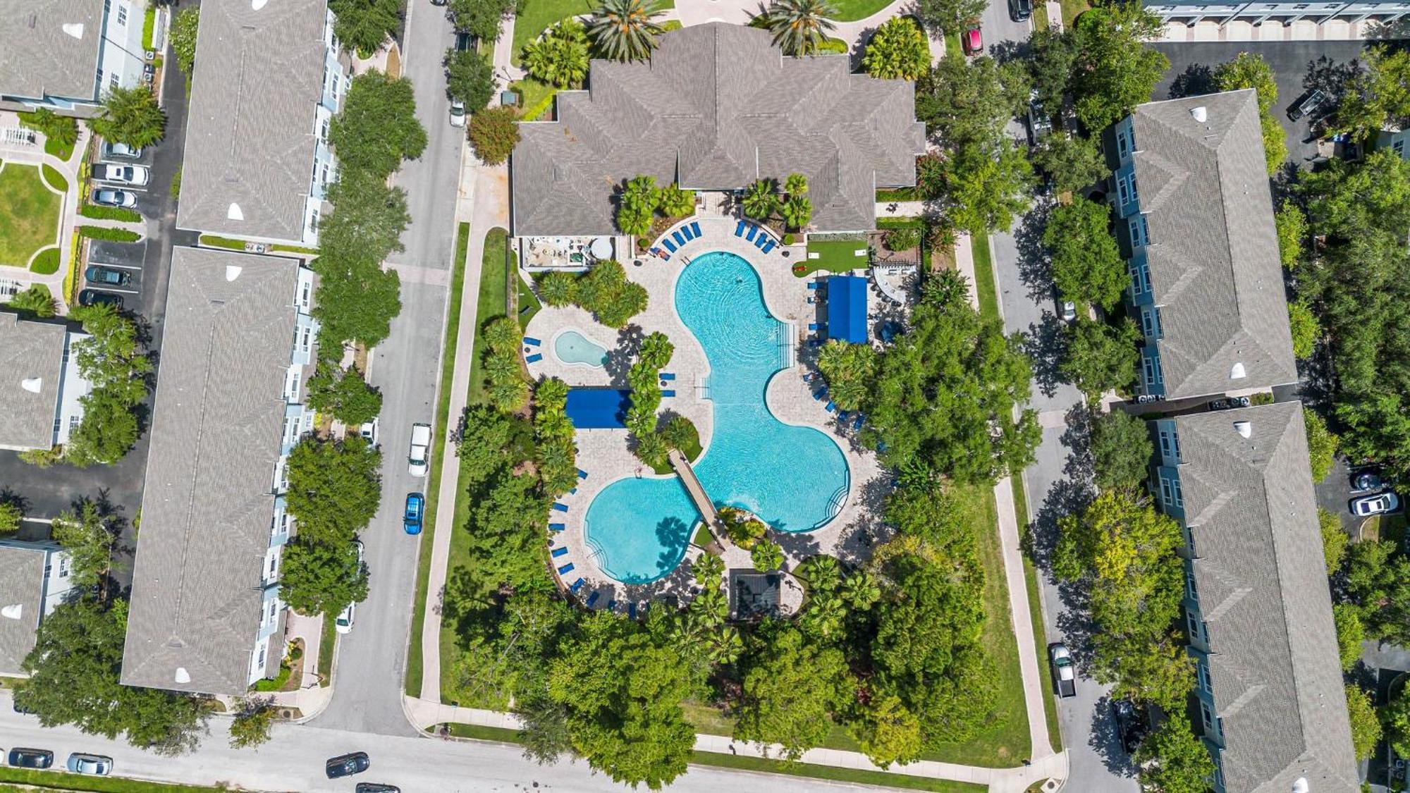 Apartment Chic 3br2ba- Minutes To Airport & Westchase #4 *