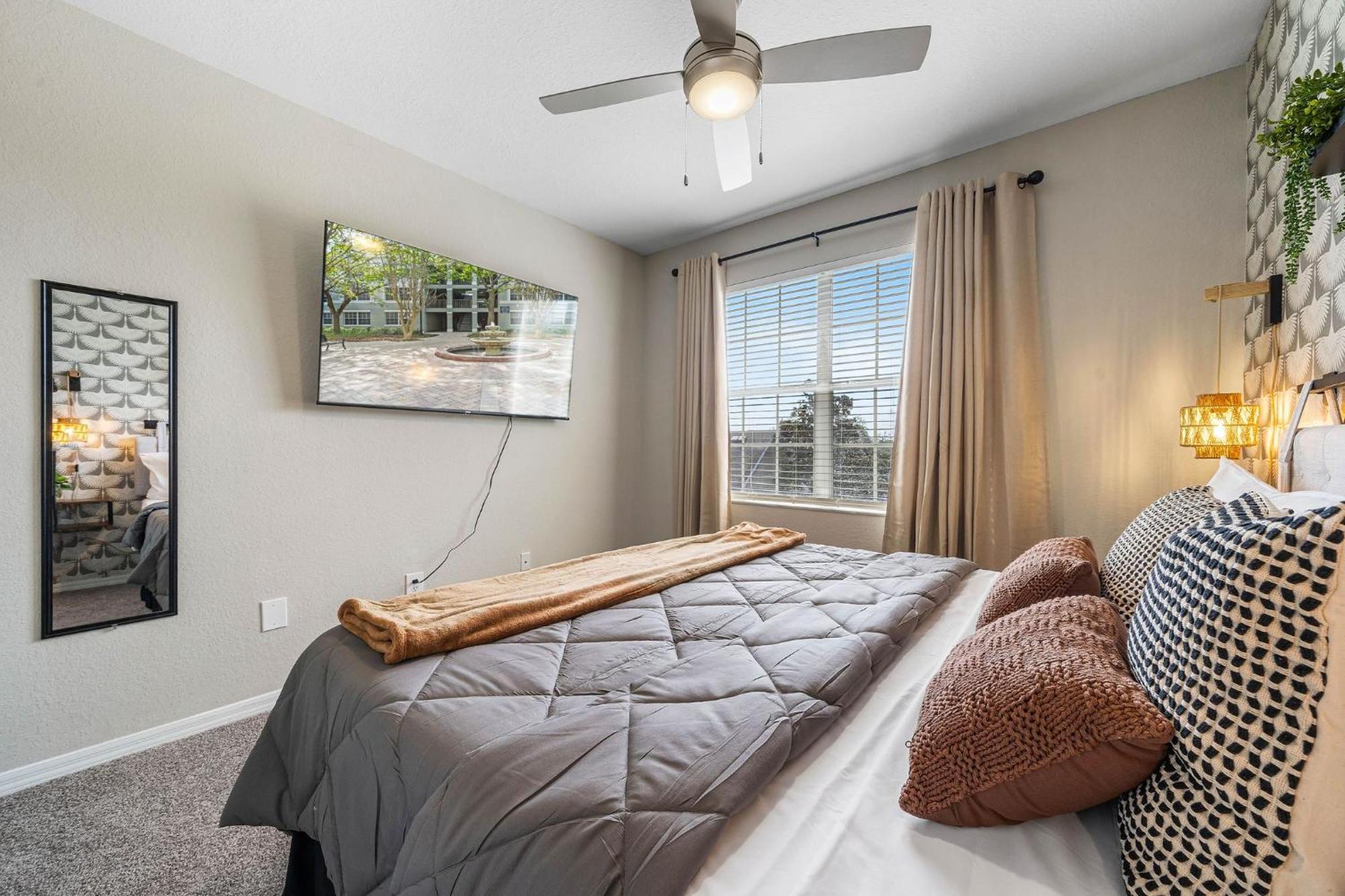 Chic 3br2ba- Minutes To Airport & Westchase #4 Apartment