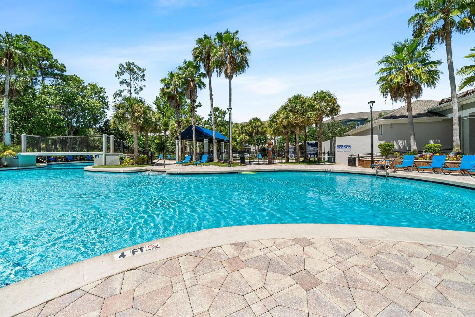 Apartment Chic 3br2ba- Minutes To Airport & Westchase #4
